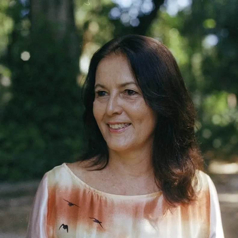 Professor VERA LUCIA DE MELLO